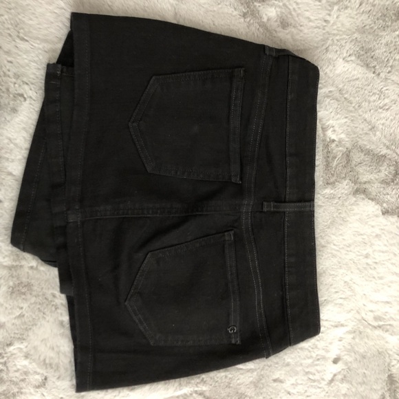 Black Guess Skirt - Picture 2 of 6